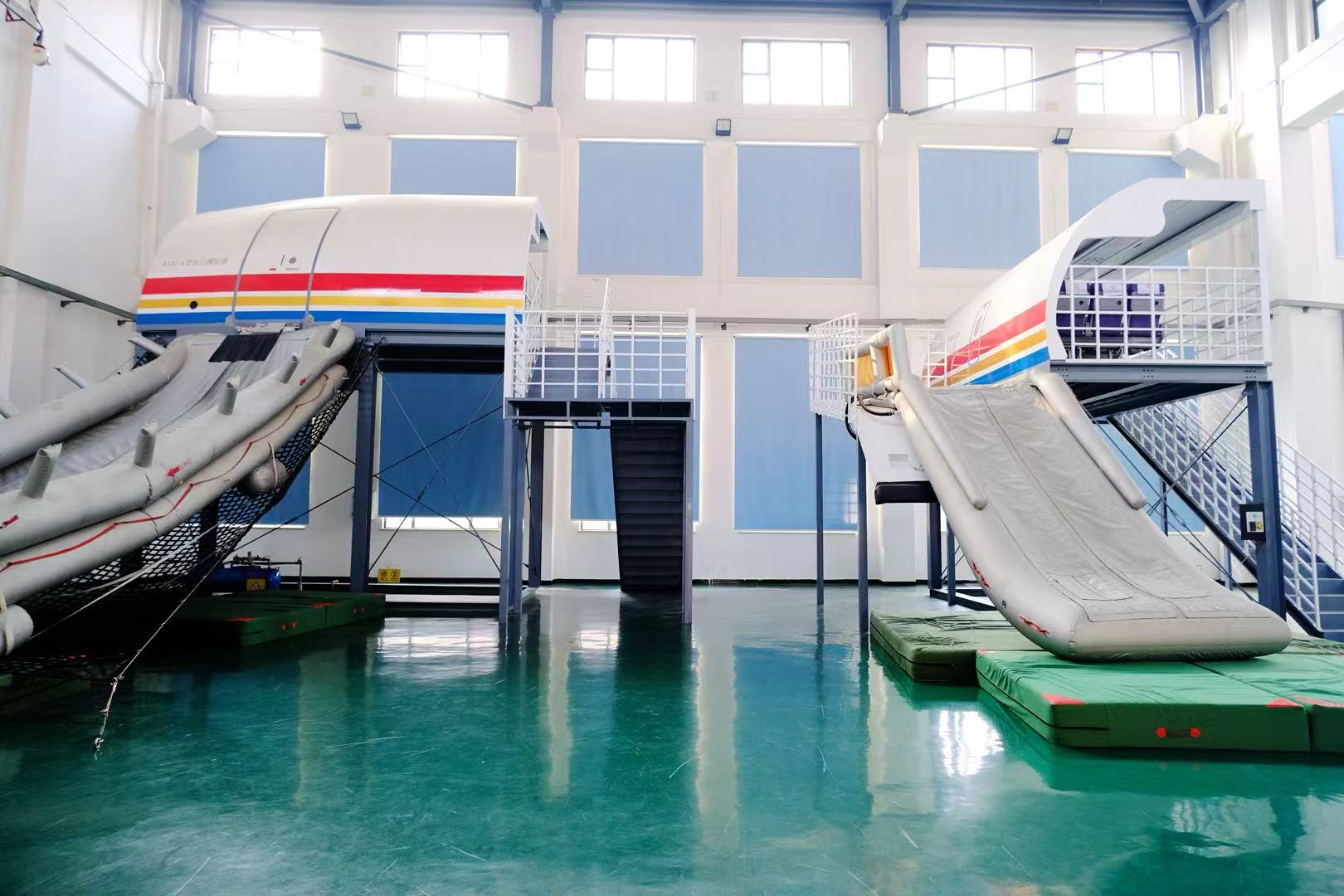 1765459251238180.jpg 6.A320 III型出口模拟器2.jpg